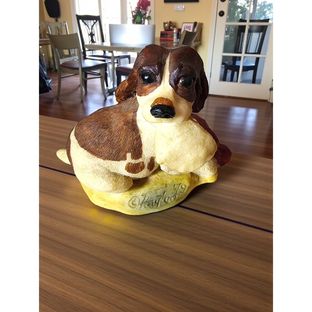 Victor Hayton 1979 Vintage Dog Figurine Cocker Spaniel Puppy Red Sock Signed